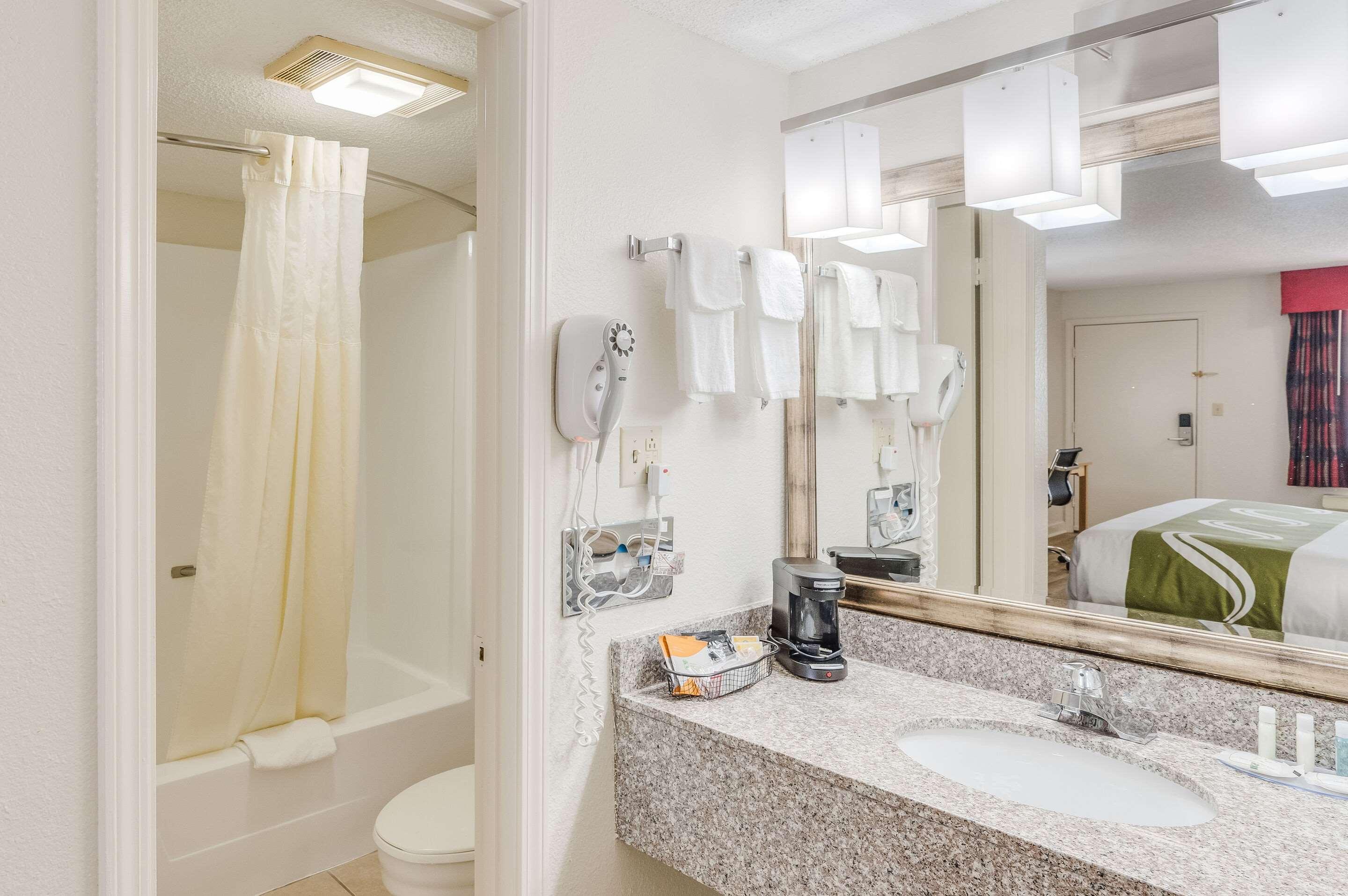 Quality Inn & Suites Hot Springs-Lake Hamilton Eksteriør billede